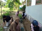 Kegiatan Kebersihan Kelas XI IPA 2